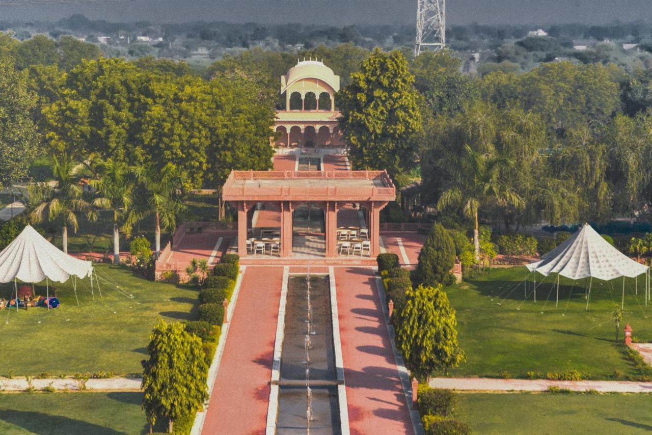 Umaid Palace - A Lakeside Heritage Palace Resort Near Jaipur Close To Bhangarh & Chand Baori Stepwell Abhaneri Dubbi Экстерьер фото