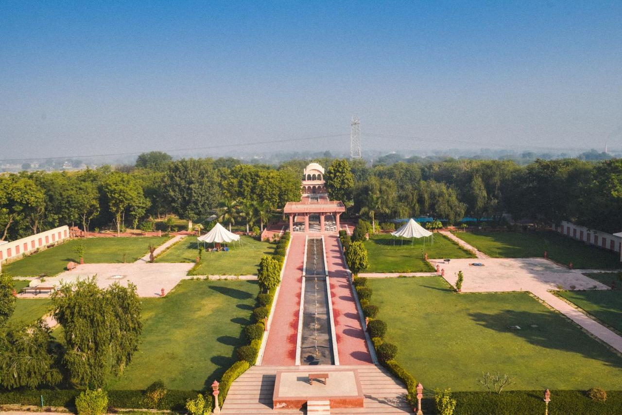 Umaid Palace - A Lakeside Heritage Palace Resort Near Jaipur Close To Bhangarh & Chand Baori Stepwell Abhaneri Dubbi Экстерьер фото