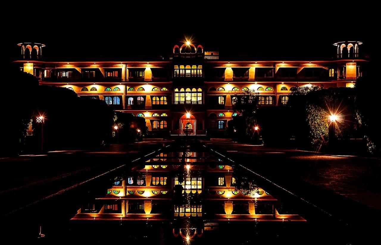 Umaid Palace - A Lakeside Heritage Palace Resort Near Jaipur Close To Bhangarh & Chand Baori Stepwell Abhaneri Dubbi Экстерьер фото