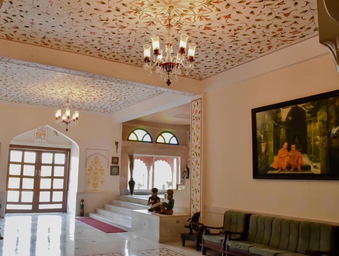 Umaid Palace - A Lakeside Heritage Palace Resort Near Jaipur Close To Bhangarh & Chand Baori Stepwell Abhaneri Dubbi Экстерьер фото